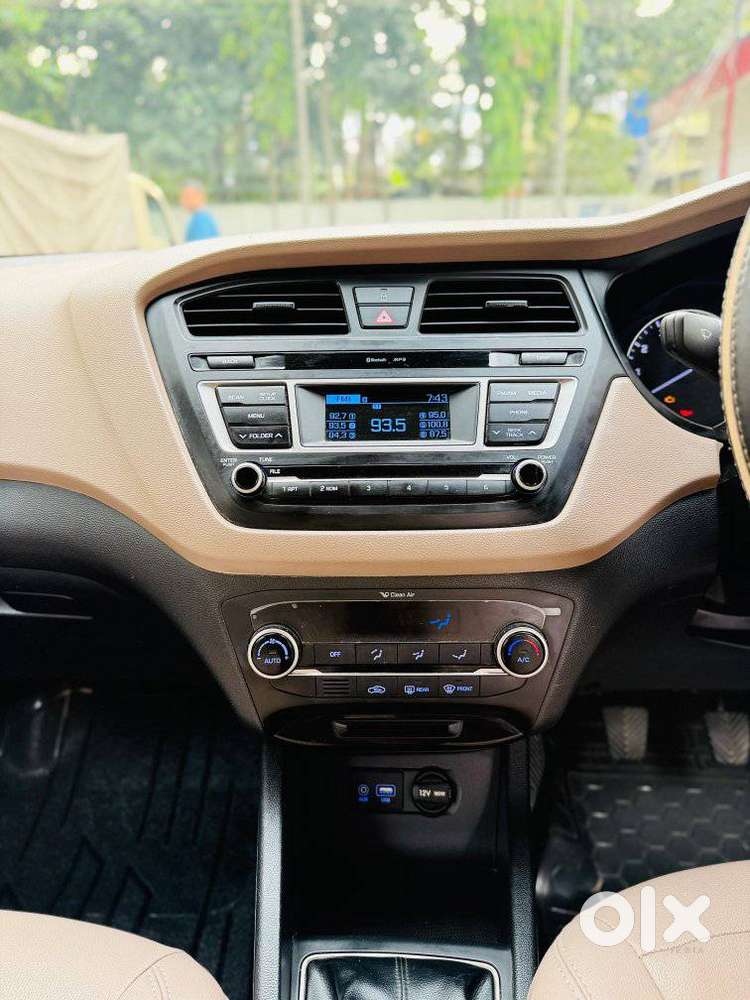 Hyundai I20 Sportz 1.2 Mt Dual Tone, 2017, Petrol