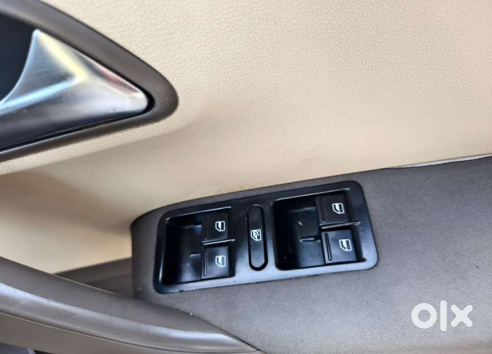 Volkswagen Vento 2010-2013 Petrol Highline, 2011, Petrol