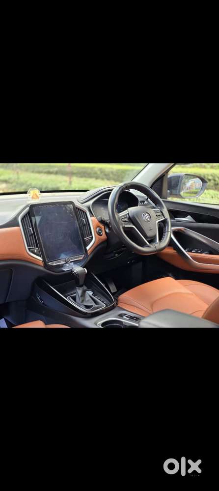 Mg Hector Plus Sharp Pro 1.5 Turbo Petrol  Cvt 7 Str Dual Tone, 2022..