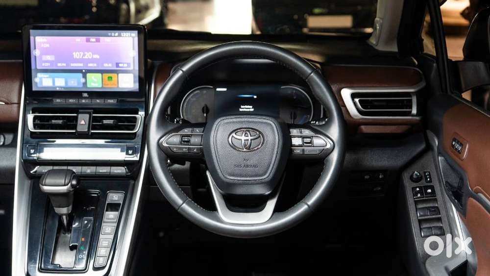 Toyota Innova Hycross Zx(o), 2026, Petrol