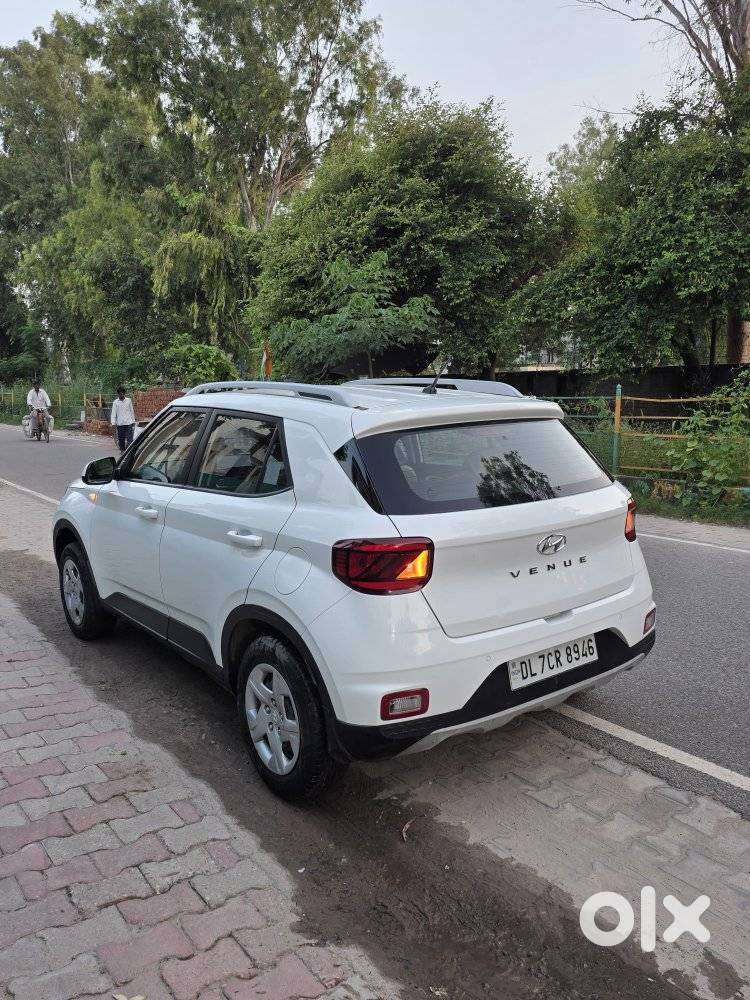 Hyundai Venue 1.2 S (o), 2021, Cng & Hybrids