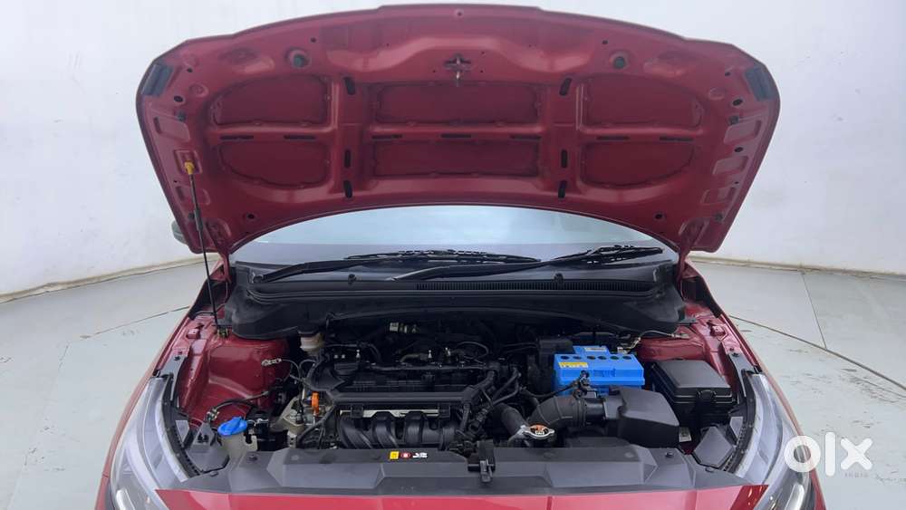 Hyundai New I20 1.2 Asta (o) Mt Dual Tone, 2023, Petrol