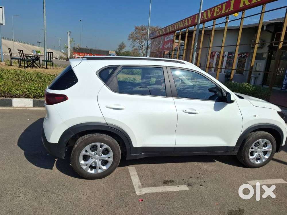 Kia Sonet Petrol 2023 - Like Brand New