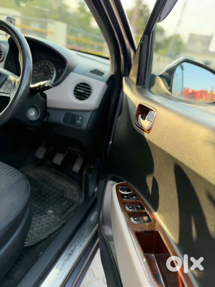 Hyundai Grand I10 Sportz Edition, 2015, Petrol