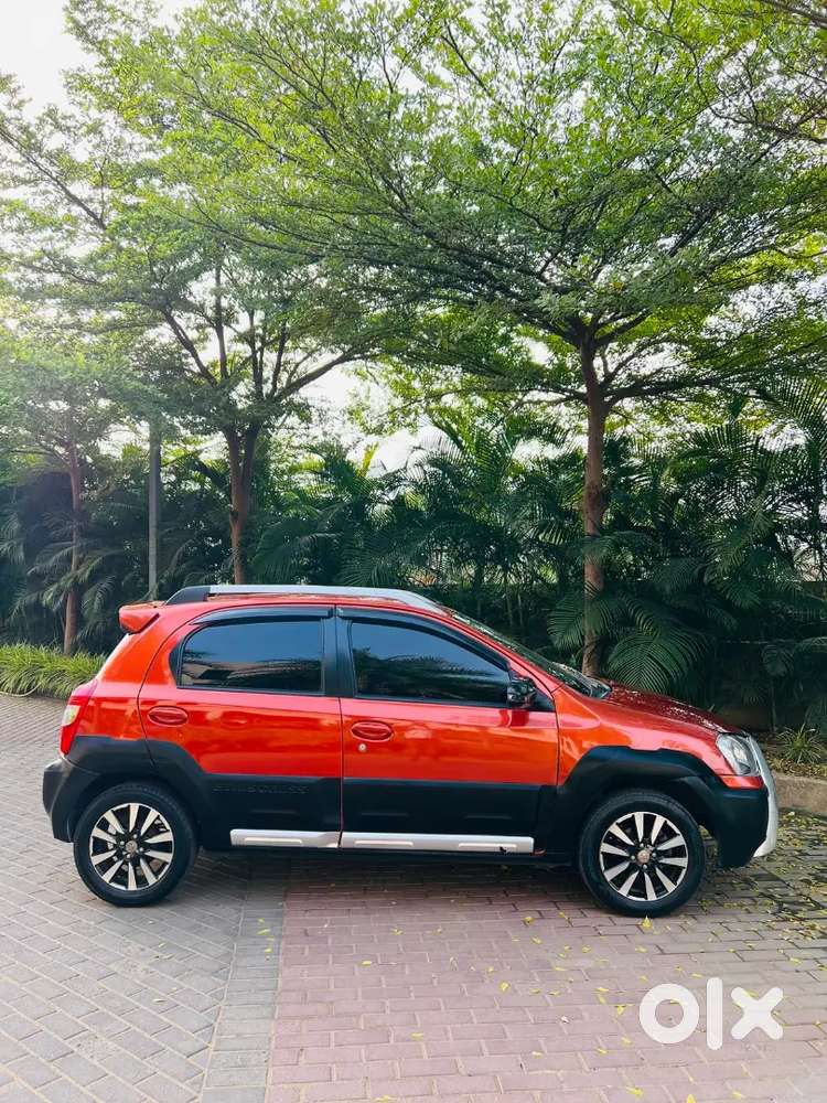 Toyota Etios Cross 2015