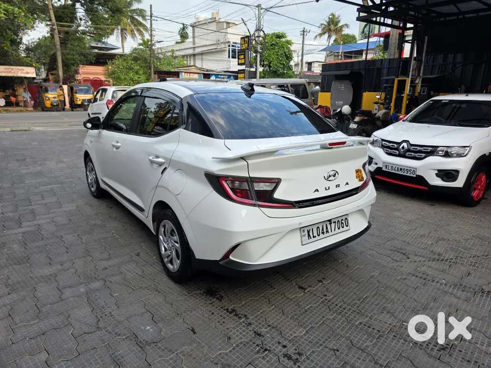 Hyundai Aura S Cng Under Warranty
