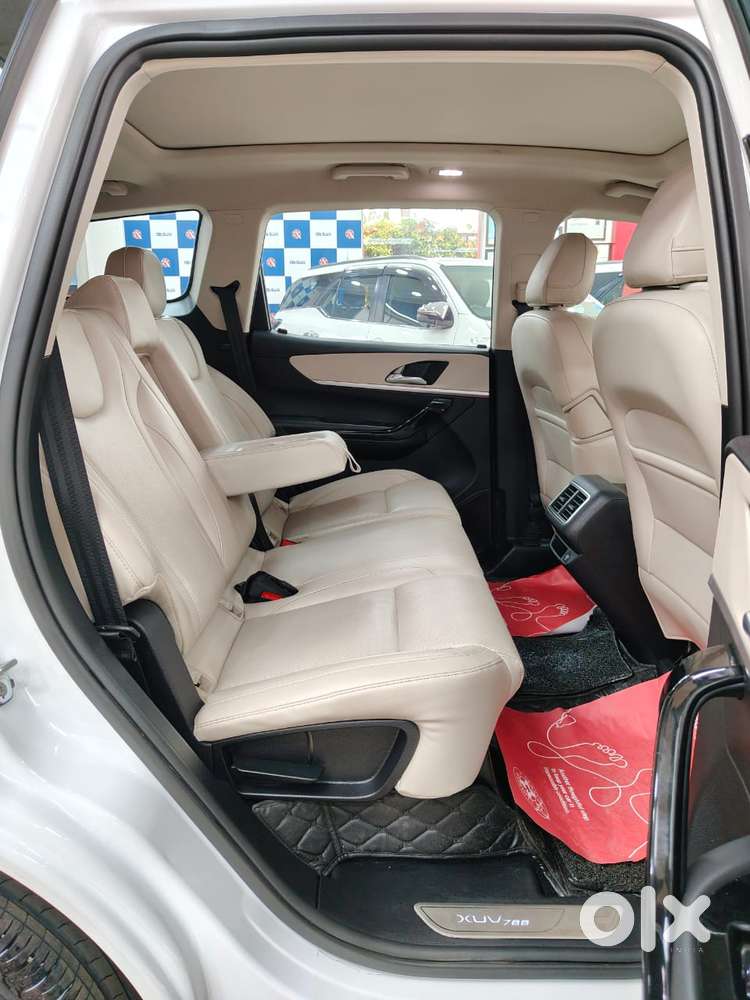 Mahindra Xuv700 2.0 Ax 7 Petrol At Luxury Pack Str, 2023, Petrol