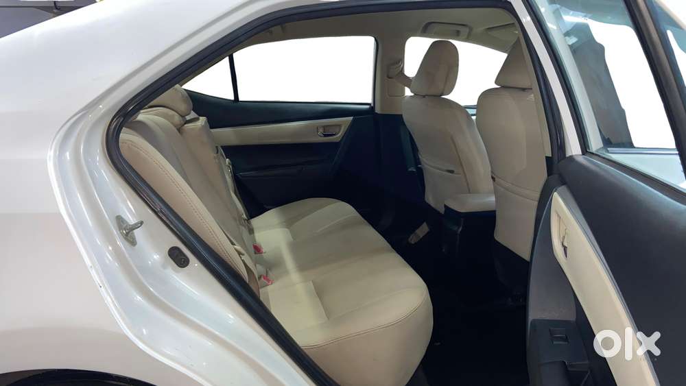 Toyota Corolla Altis 2013-2017 Vl At, 2015, Petrol