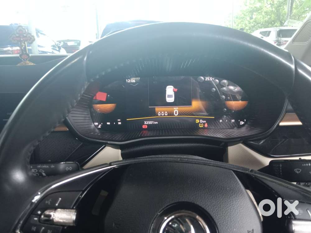 Skoda Slavia Style 1.0l Tsi Mt, 2023, Petrol
