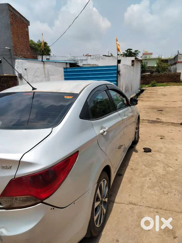Hyundai Verna 2015 Diesel 1 L +  Km Driven