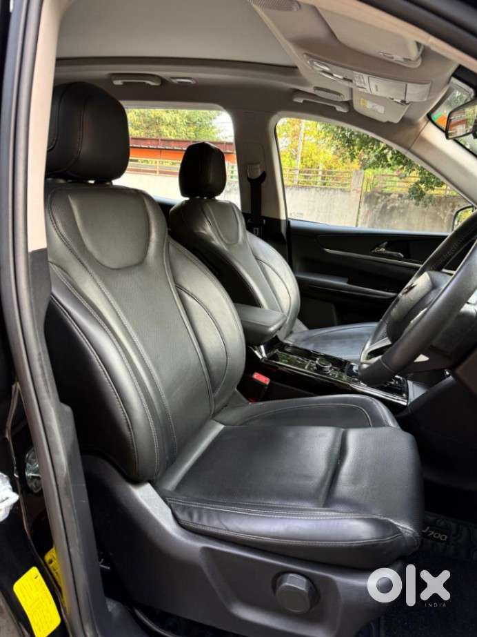 Mahindra Xuv700 2.2 Ax 7 Diesel At Luxury Pack Str, 2025, Diesel