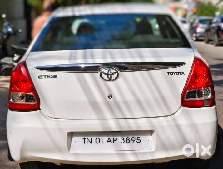 Toyota Etios V, 2011, Petrol