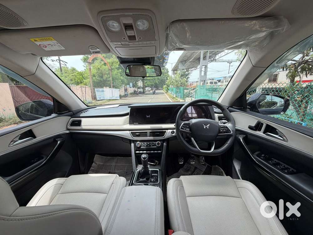 Mahindra Xuv700 2.2 Ax 7 Diesel Mt Luxury Pack Str, 2023, Diesel