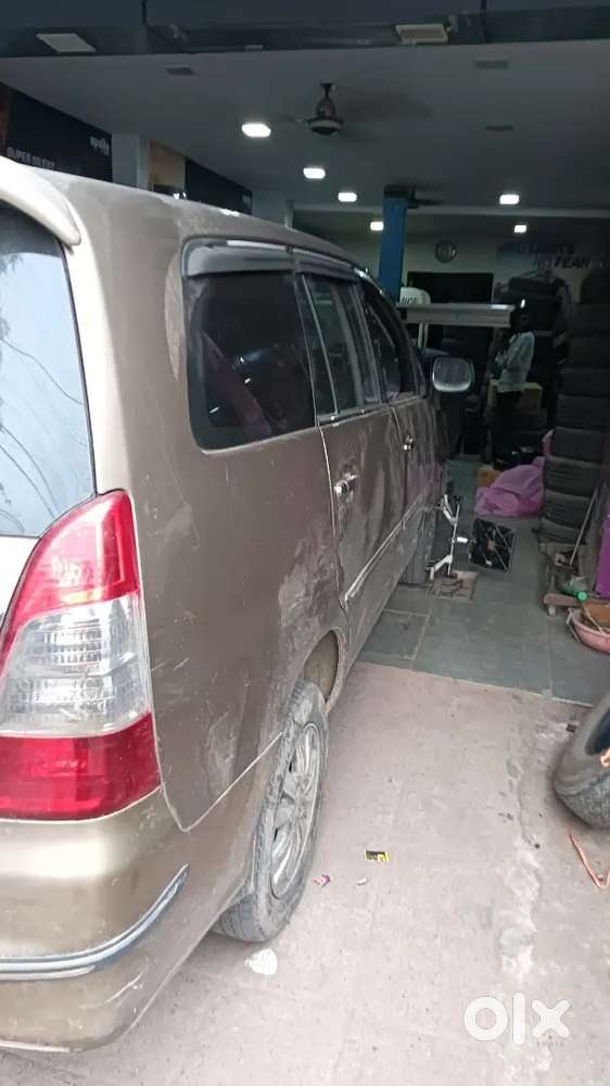 Toyota Innova 2.5 2012