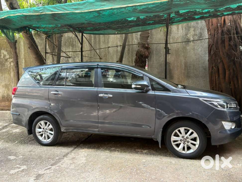 Toyota Innova Crysta 2.4 V 8 Str, 2017, Diesel