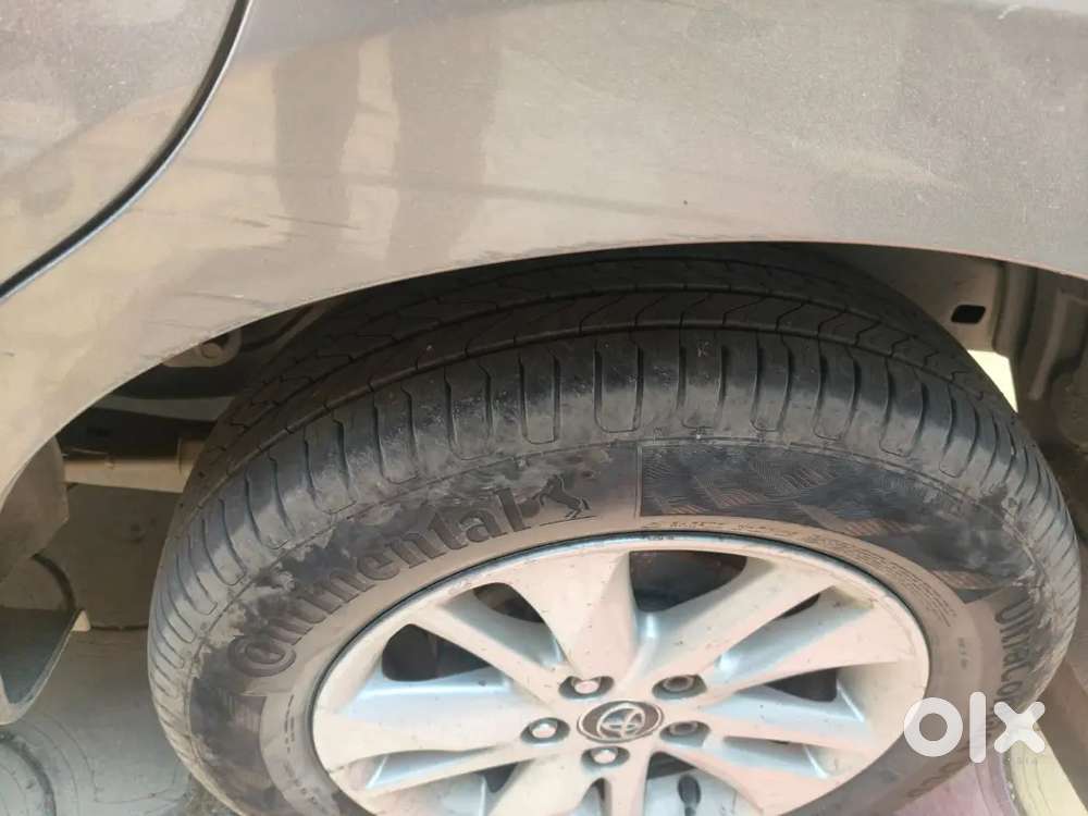 Toyota Innova Crysta 2016 Petrol 240200 Km Driven