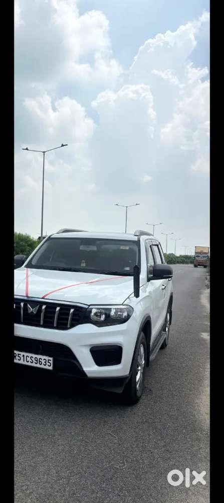Mahindra Scorpio-n Petrol Manual 2025