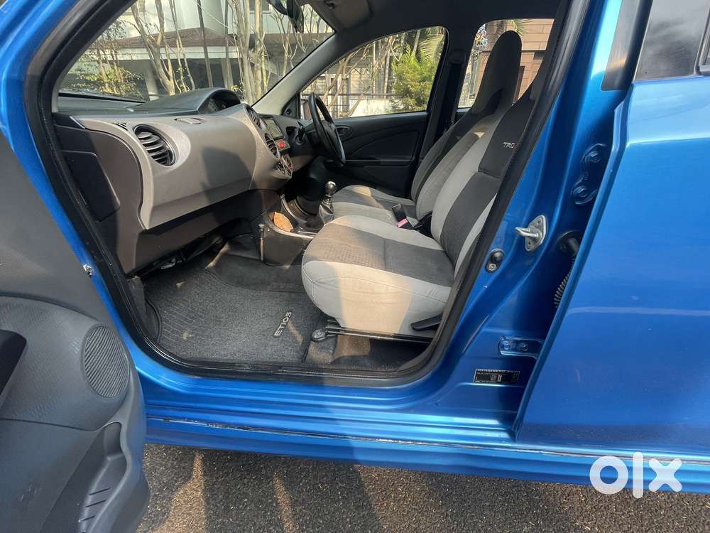 Toyota Etios Liva, 2012, Petrol