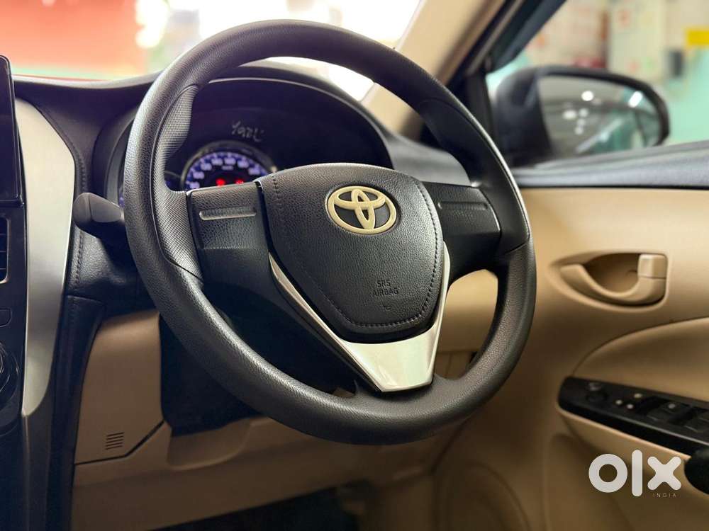 Toyota Yaris J Cvt, 2019, Petrol