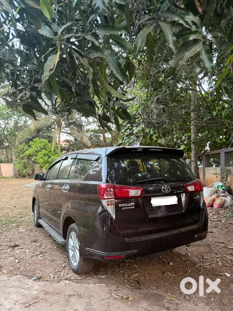 Toyota Innova Crysta 2017 Diesel 111000 Km Driven.