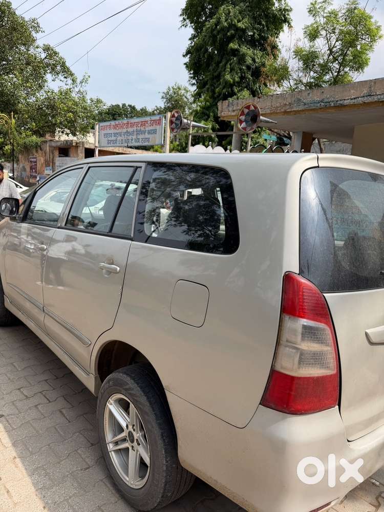 Toyota Innova 2012 Diesel Well Maintained
