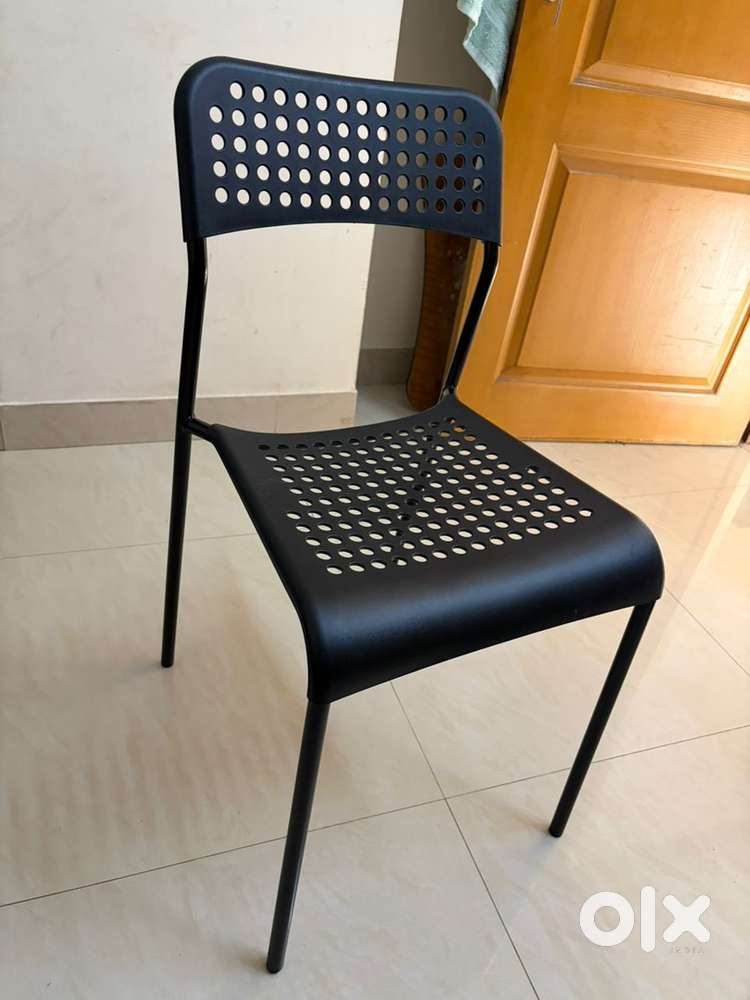 IKEA Table Black Chairs – Months Old Excellent Condition
