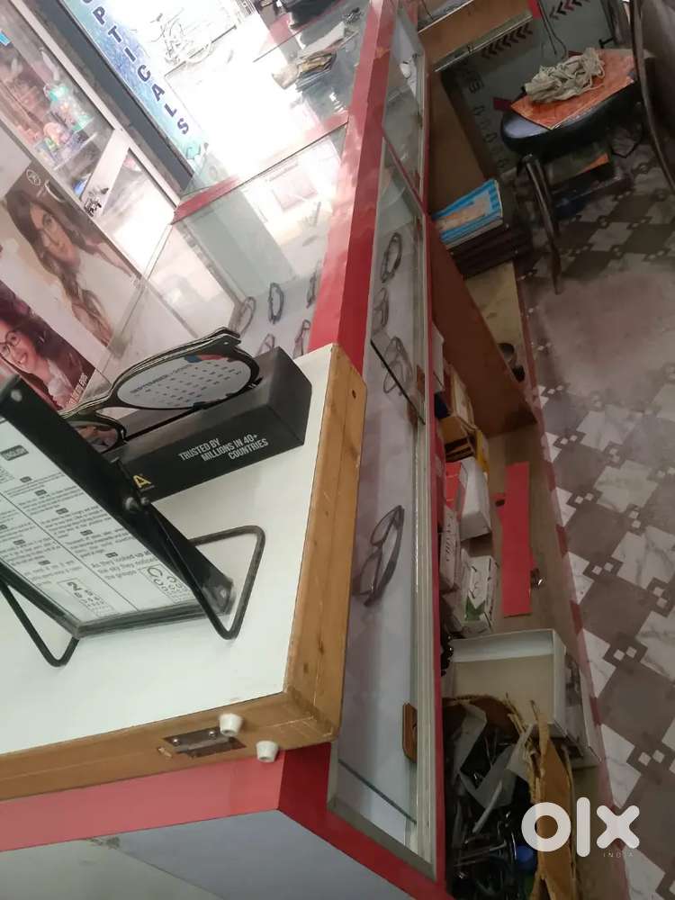 Optical counter shop