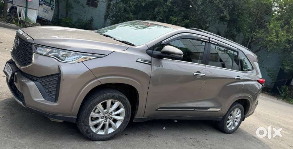 Toyota Innova Hycross 2.0 Vx Hybrid 7 Str, 2024, Petrol
