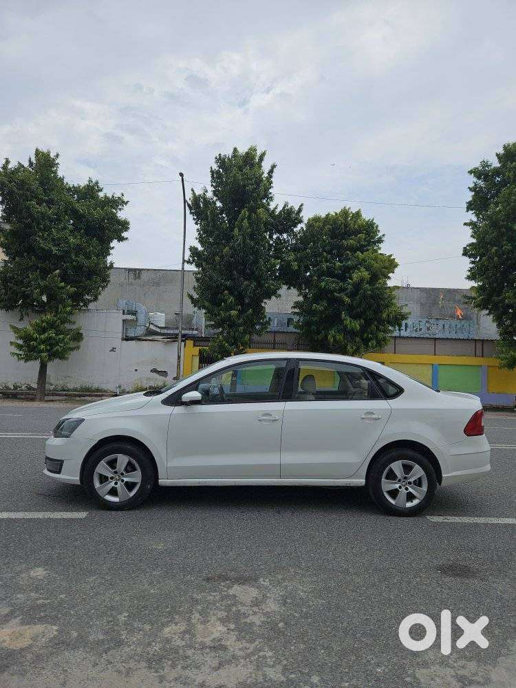 Skoda Rapid 1.0 Rider Plus Tsi At, 2018, Petrol