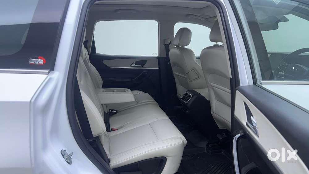 Mahindra Xuv700 2.0 Ax 7 Petrol At Luxury Pack Str, 2022, Petrol