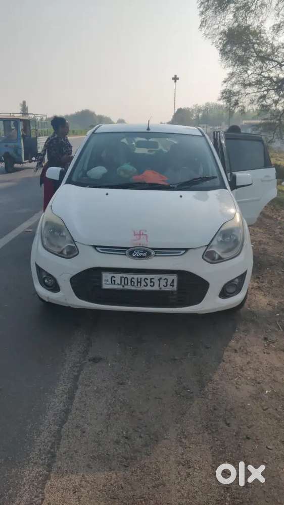 Very Nice Candision White Colour 23/24 Average