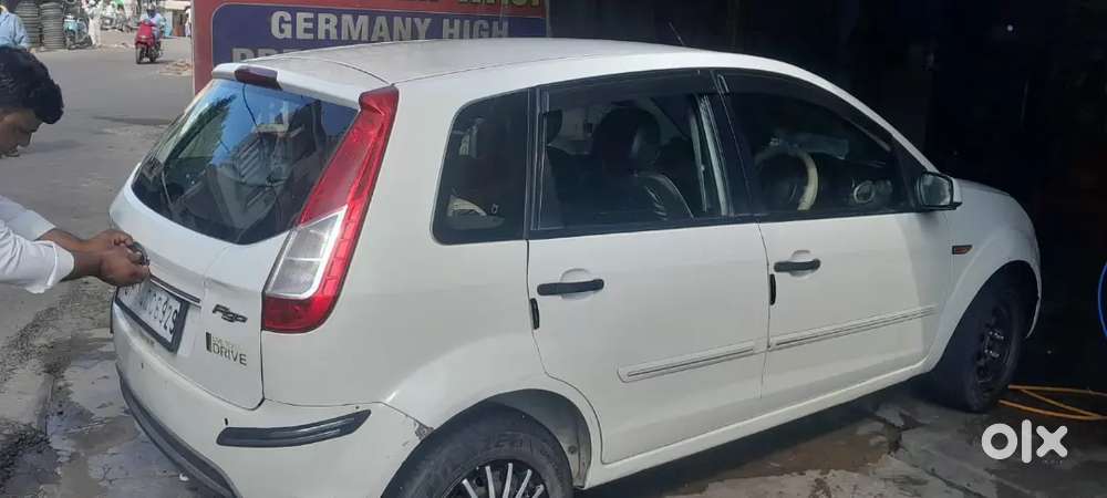 Ford Figo Titanium Petrol 2014