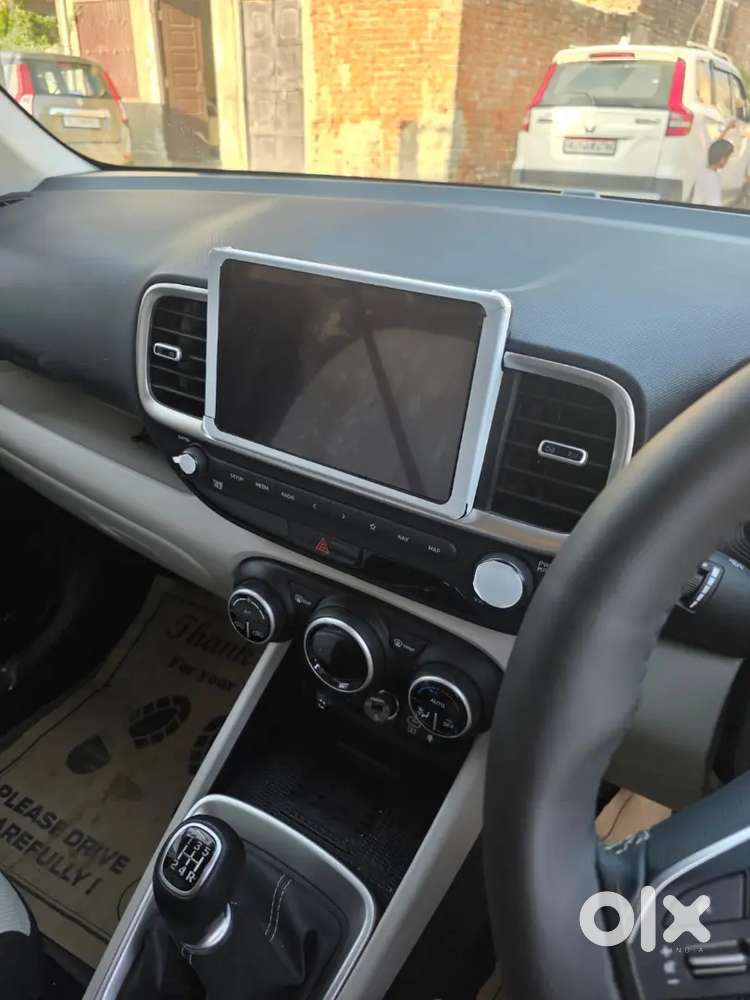 Hyundai Venue Petrol 2024 Manual