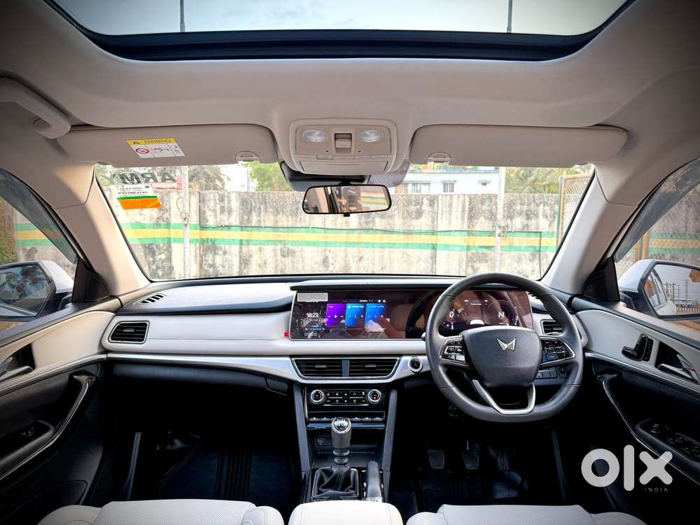 Mahindra Xuv700 2.2 Ax 7 Diesel Mt Str, 2025, Diesel