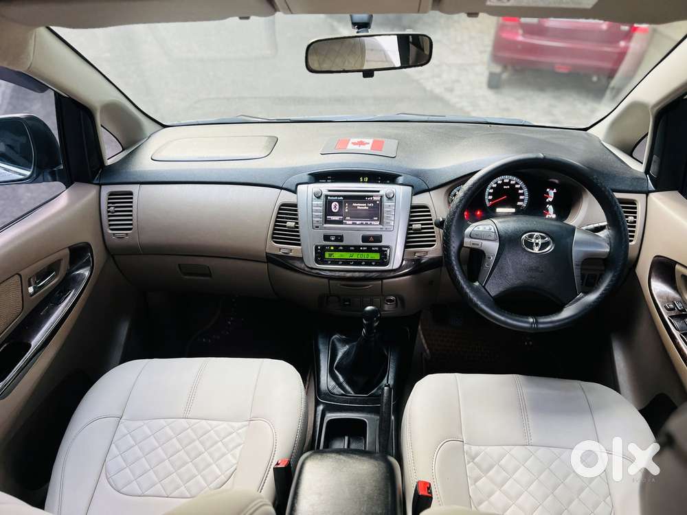 Toyota Innova 2.5 Vx 7 Seater Bs Iv, 2015, Diesel