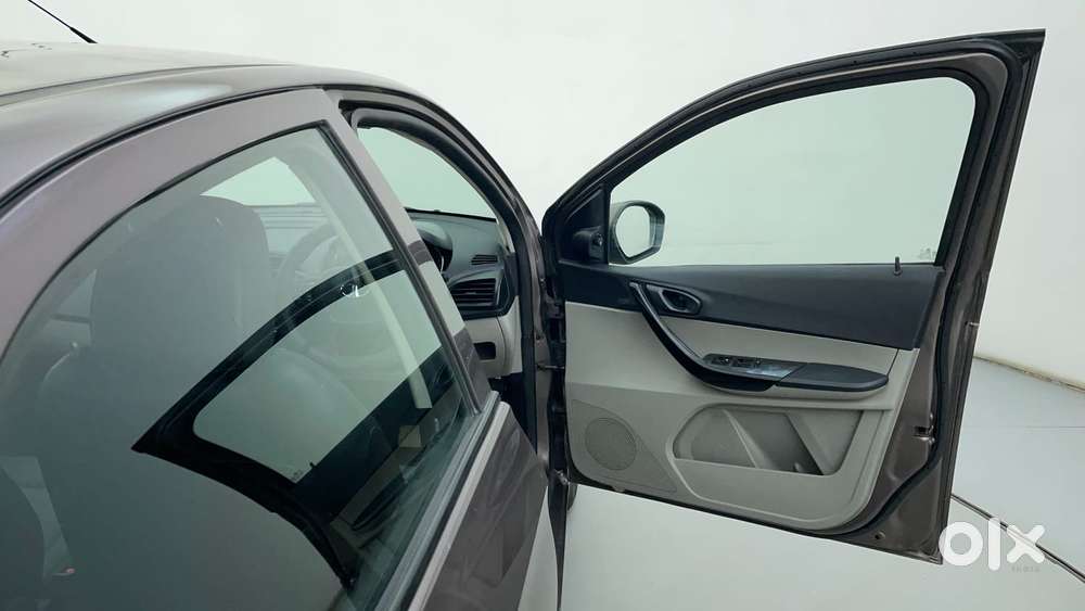 Tata Tiago Xza, 2019, Petrol