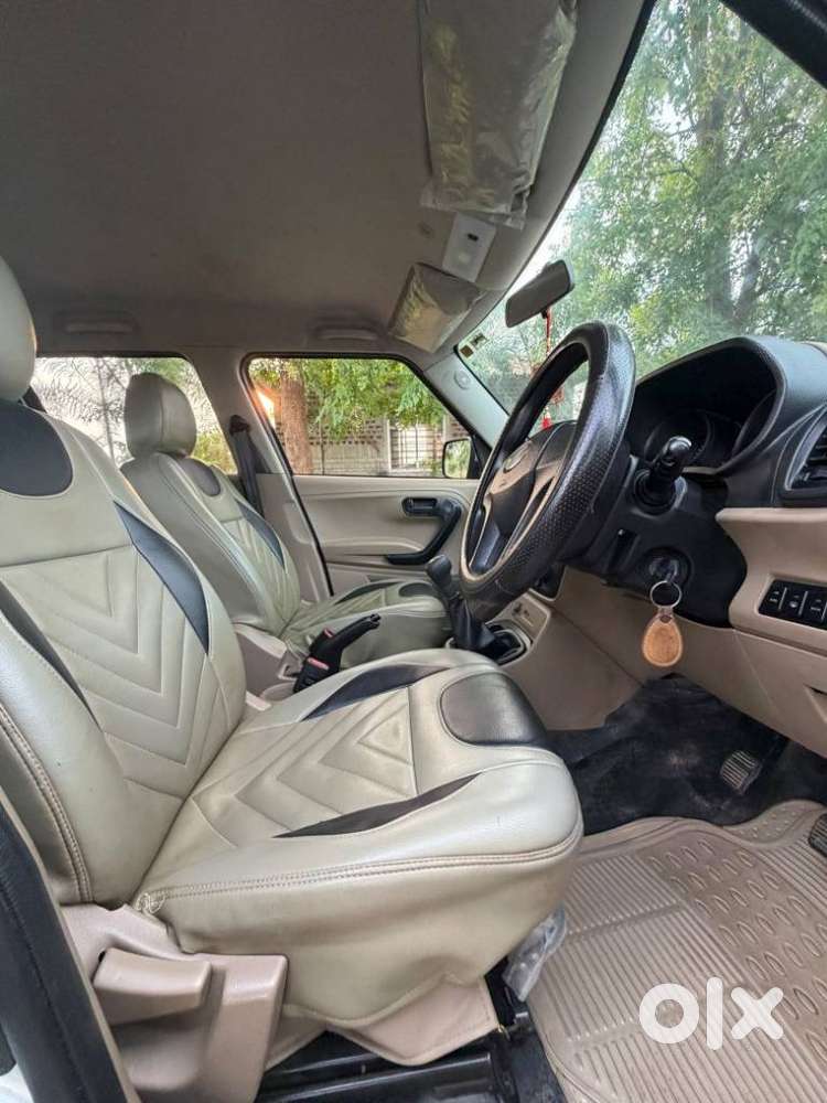 Mahindra Tuv 300, 2018, Diesel
