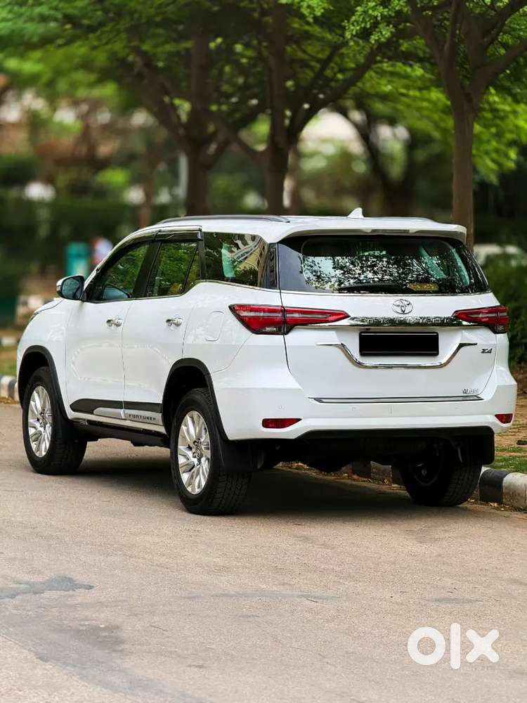 Toyota Fortuner Legender 2023 Diesel 15000 Km Driven