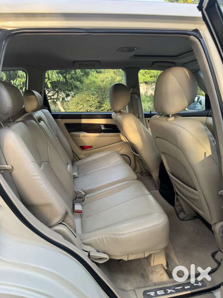 Mahindra Ssangyong Rexton Rx7, 2015, Diesel