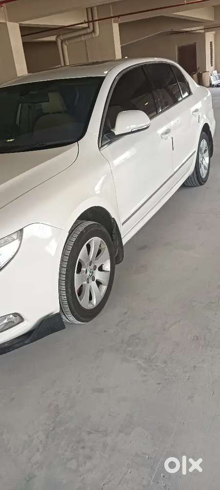 Skoda Superb Elegance 2012