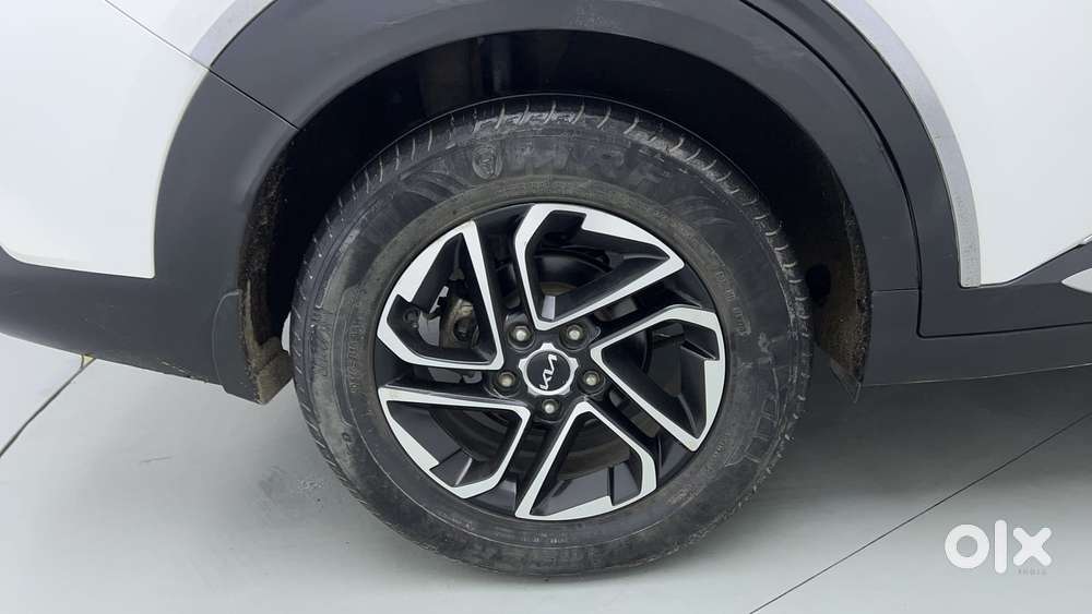 Kia Carens 1.4 Luxury Plus 6 Str, 2022, Petrol