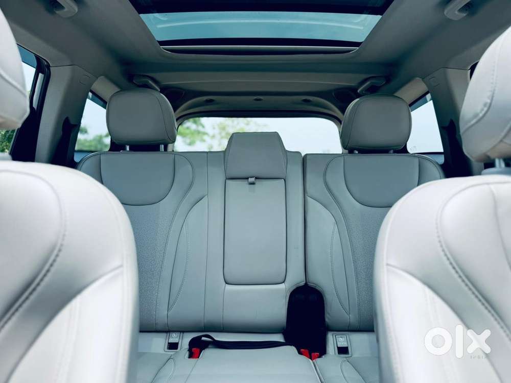Mahindra Xuv700 2.2 Ax 7 Diesel Mt Luxury Pack Str, 2022, Diesel