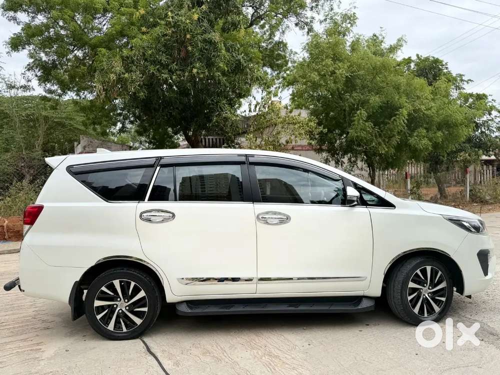 Toyota Innova Crysta Diesel Manual 2022 Variant
