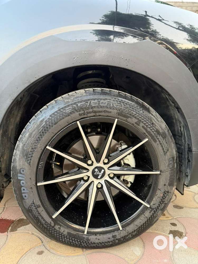 Mahindra Xuv 3xo 2024 December  Petrol 13000 Km Driven