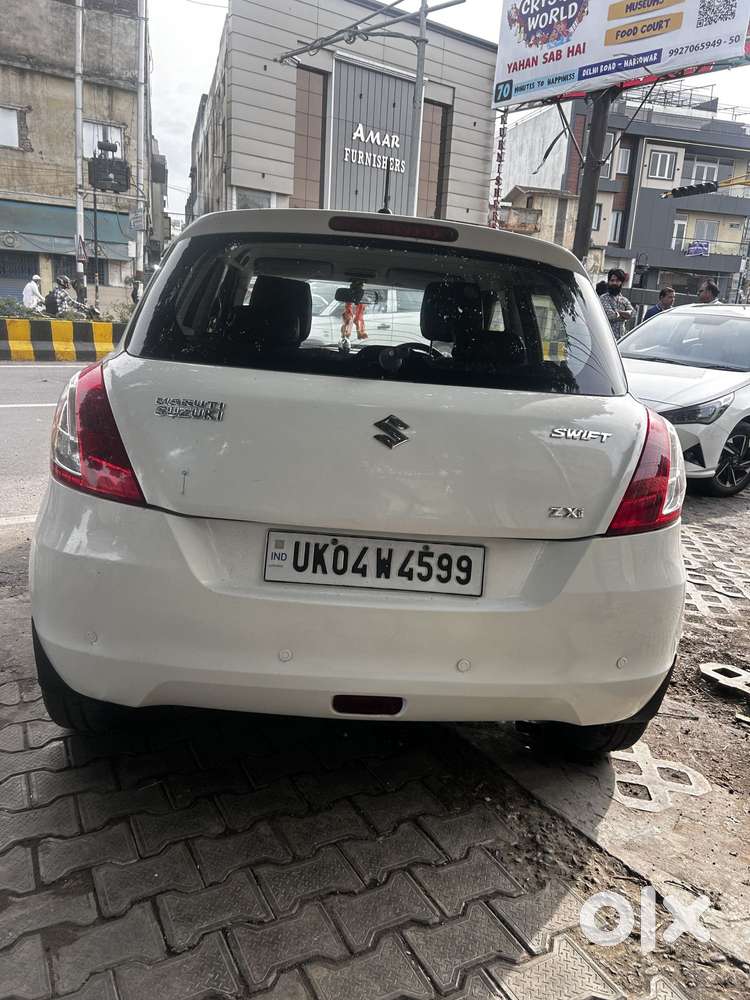 Maruti Suzuki Swift Vvt Zxi, 2017, Petrol