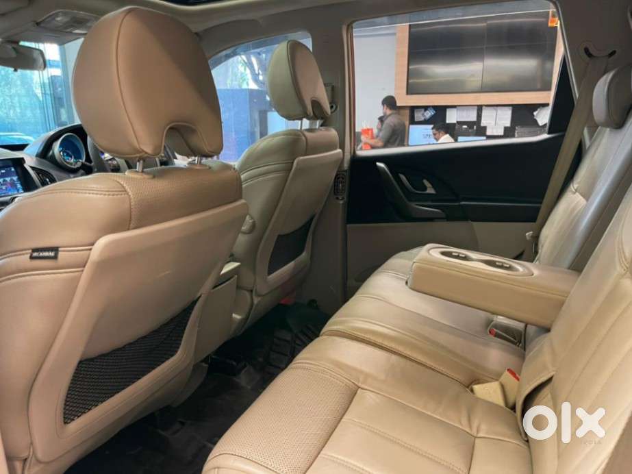 Mahindra Xuv500 At W10 Fwd, 2016, Diesel