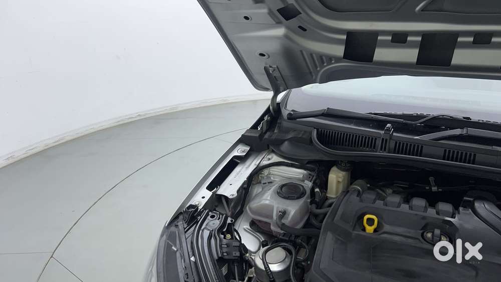 Skoda Slavia Style 1.0l Tsi Mt, 2022, Petrol