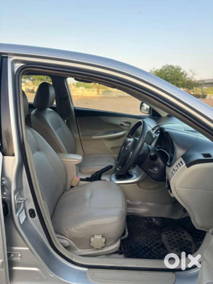 Toyota Corolla Altis [2008-2011] 1.8 J, 2011, Petrol