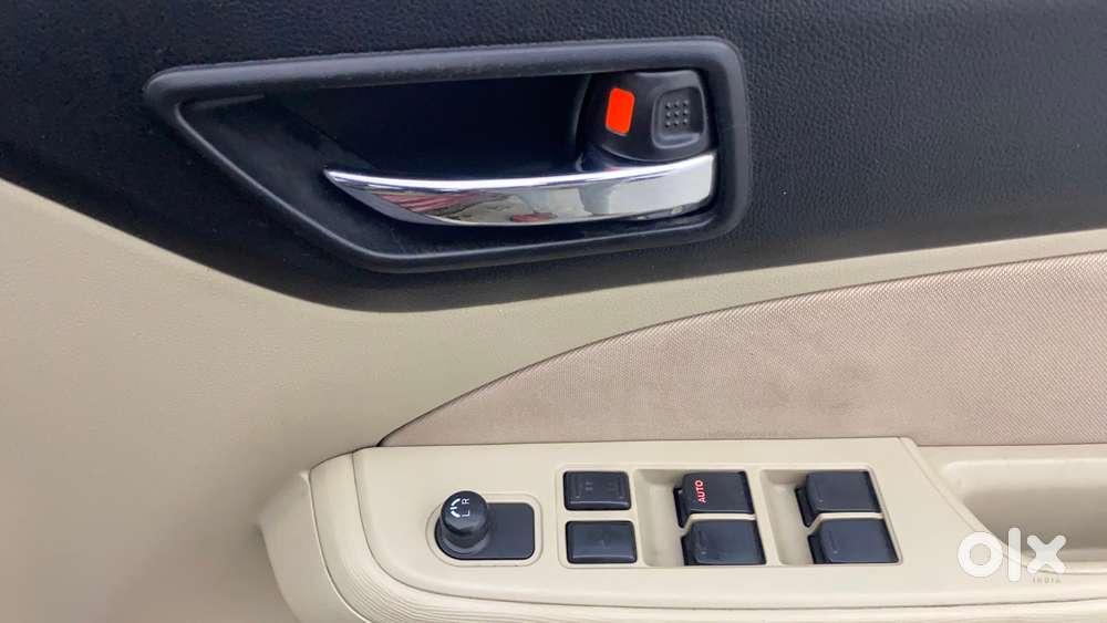 Maruti Suzuki Swift Dzire Amt Vxi, 2017, Petrol