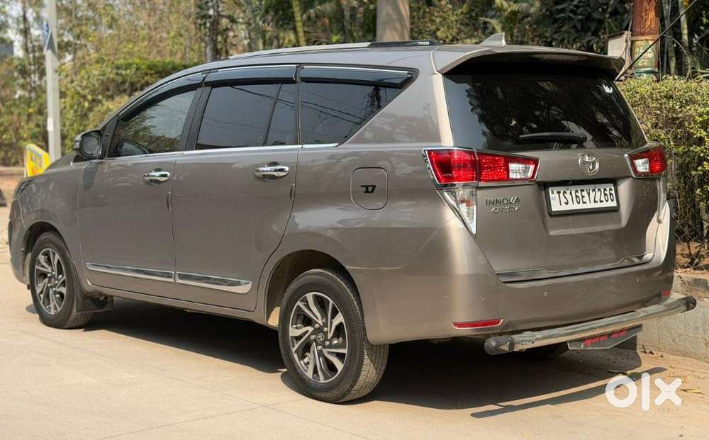 Toyota Innova Crysta 2.4 G Mt 8s, 2022, Diesel